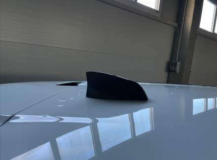 Land Rover - Range Rover Velar