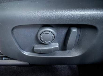 Land Rover - Range Rover Velar