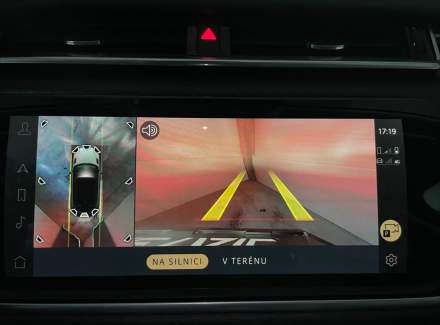 Land Rover - Range Rover Velar