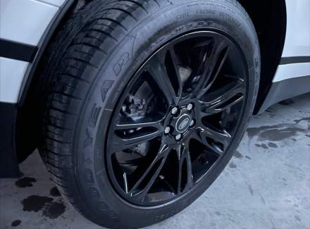 Land Rover - Range Rover Velar