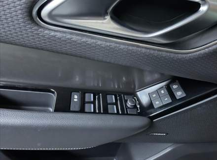 Land Rover - Range Rover Velar