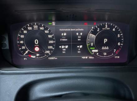 Land Rover - Range Rover Velar