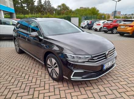 Volkswagen - Passat