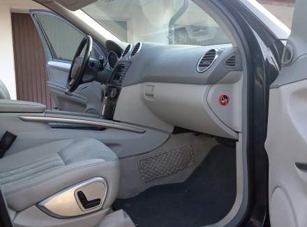 Mercedes-Benz - M-class