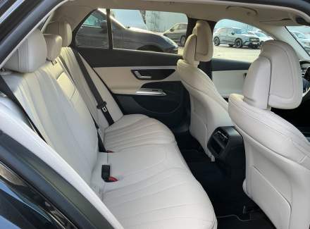 Mercedes-Benz - E-class