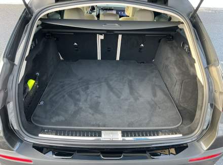 Mercedes-Benz - E-class