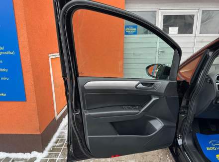 Volkswagen - Touran