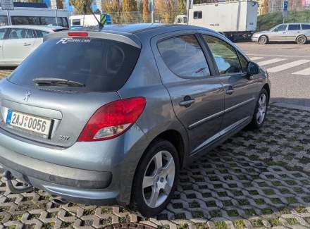 Peugeot - 207