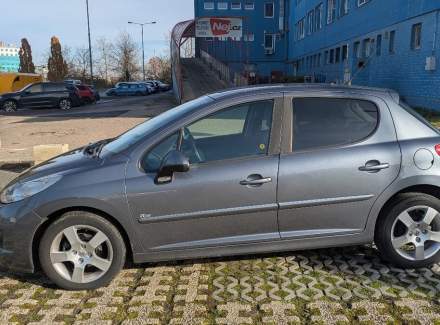 Peugeot - 207