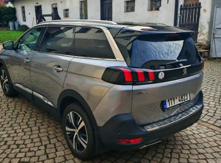 Peugeot - 5008
