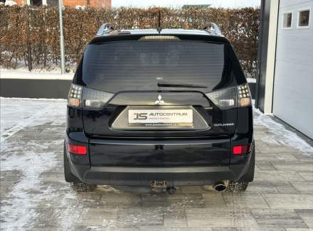 Mitsubishi - Outlander