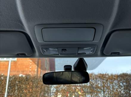 Mitsubishi - Outlander