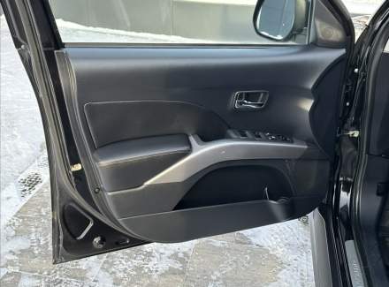 Mitsubishi - Outlander