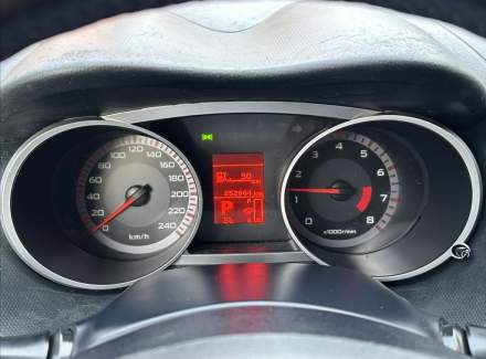 Mitsubishi - Outlander