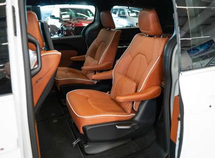 Chrysler - Pacifica