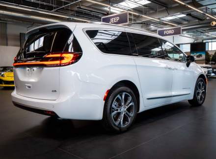 Chrysler - Pacifica