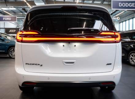 Chrysler - Pacifica