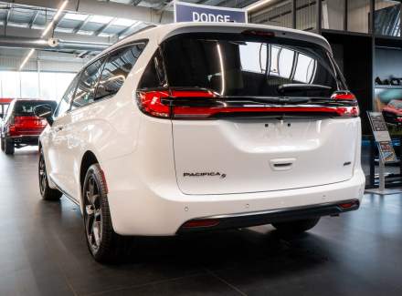 Chrysler - Pacifica