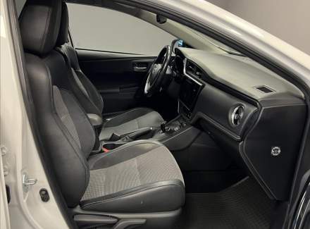 Toyota - Auris