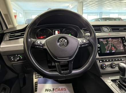 Volkswagen - Passat