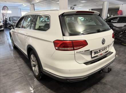Volkswagen - Passat