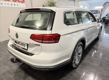 Volkswagen - Passat