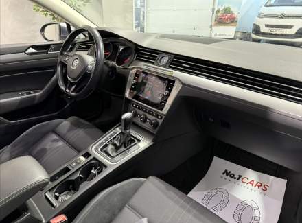 Volkswagen - Passat