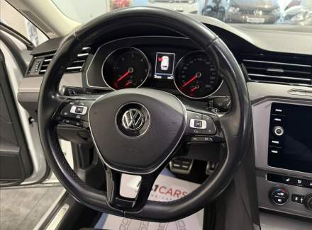 Volkswagen - Passat