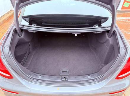 Mercedes-Benz - E-class