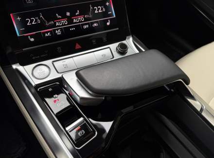Audi - E-tron