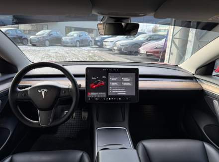 Tesla - Model 3