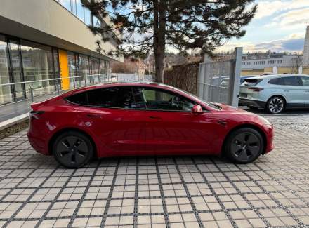 Tesla - Model 3