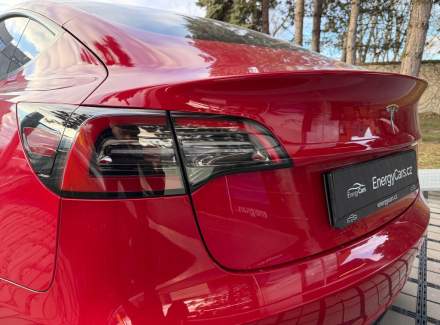 Tesla - Model 3