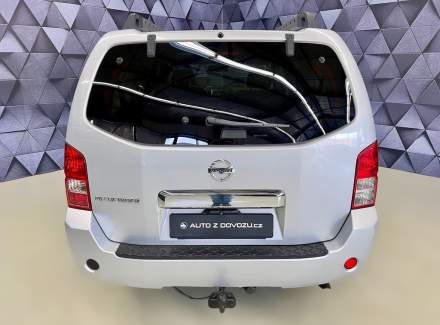 Nissan - Pathfinder