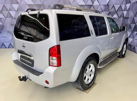Nissan - Pathfinder