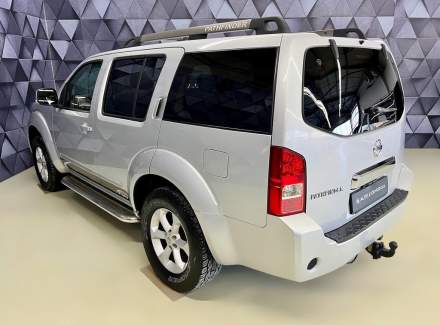 Nissan - Pathfinder