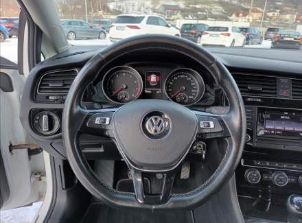 Volkswagen - Golf