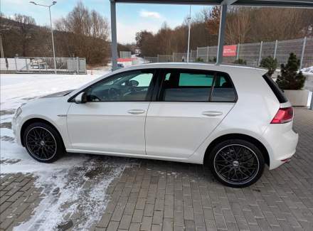 Volkswagen - Golf