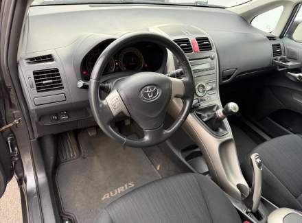 Toyota - Auris