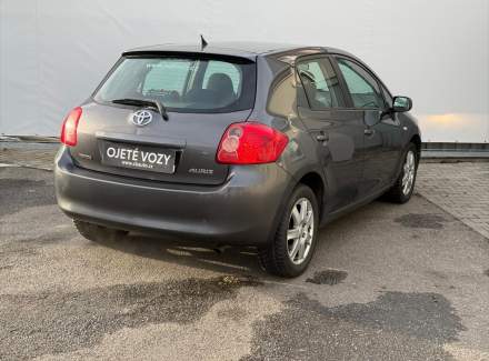 Toyota - Auris