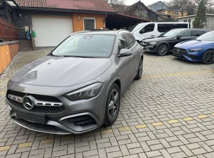 Mercedes-Benz - GLA