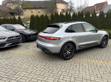 Porsche - Macan