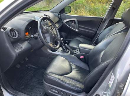 Toyota - RAV 4