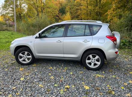 Toyota - RAV 4