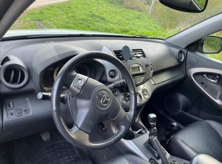 Toyota - RAV 4
