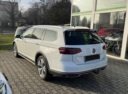 Volkswagen - Passat