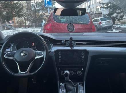 Volkswagen - Passat