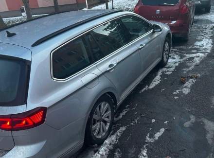 Volkswagen - Passat