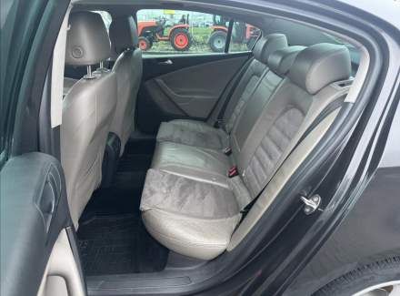 Volkswagen - Passat