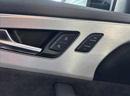 Audi - Q8